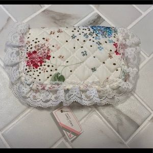 NWT Chiko Forte tissue holder